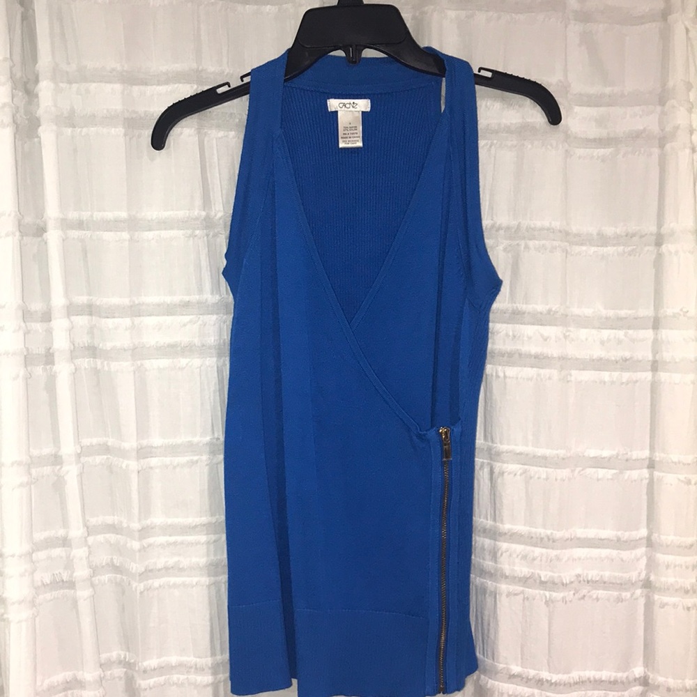 Blue v-neck cross tank